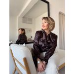 Bruna zsabós szaténblúz